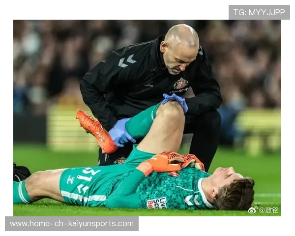 迪亚拉禁区混战中捅射破门,助桑德兰扩大领先优势 迪亚拉禁区混战中捅射破门,助桑德兰扩大领先优势